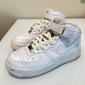 Nike Women’ s Air Force 1 High